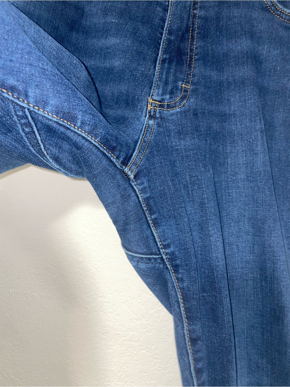 Lee Men's Extreme Motion Regular Straight Blue Jeans - Picture 3 of 6